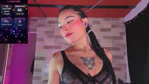 Snapshot of zoee_dolcee chatting on February 13, 8:38 pm Catt online show from February 13, 8:38 pm