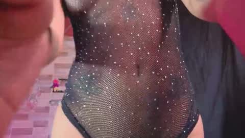 Snapshot of zoee_dolcee chatting on February 19, 9:33 pm Catt online show from February 19, 9:33 pm