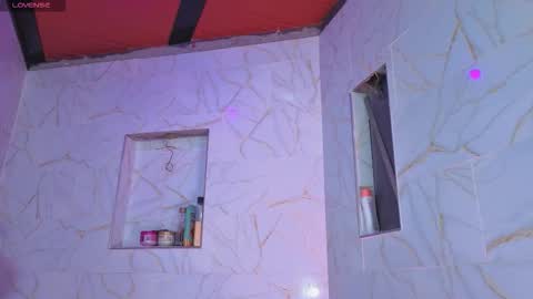 Snapshot of zoee_dolcee chatting on February 21, 7:37 pm Catt online show from February 21, 7:37 pm