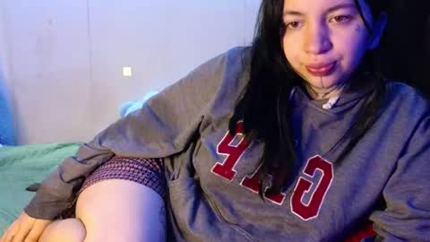 Snapshot of zoee_jhonnyy chatting on May 21, 8:43 am zoee jhonnyy online show from May 21, 8:43 am