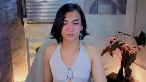 Snapshot of zoee_kiss_ chatting on May 16, 10:36 am ZOE online show from May 16, 10:36 am