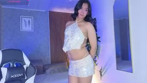 Snapshot of zoee_kiss_ chatting on July 10, 5:34 am ZOE online show from July 10, 5:34 am