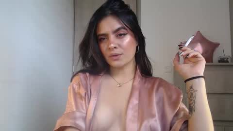 Snapshot of zoee_t chatting on January 9, 7:59 pm Zoee online show from January 9, 7:59 pm
