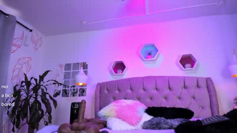 Snapshot of zoehilton chatting on January 7, 5:20 pm Zoe online show from January 7, 5:20 pm