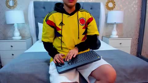 Snapshot of zoekrug chatting on October 11, 11:53 am Zoe Krug online show from October 11, 11:53 am