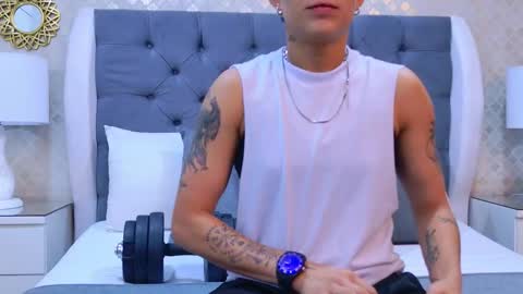 Snapshot of zoekrug chatting on October 30, 11:44 am Zoe Krug online show from October 30, 11:44 am