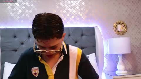 Snapshot of zoekrug chatting on December 16, 12:21 pm Zoe Krug online show from December 16, 12:21 pm