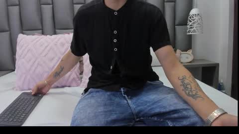 Zoe Krug online show from March 4, 12:33 pm