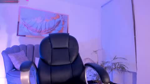 Snapshot of zoepresley chatting on October 10, 4:55 am Zoe Presley online show from October 10, 4:55 am