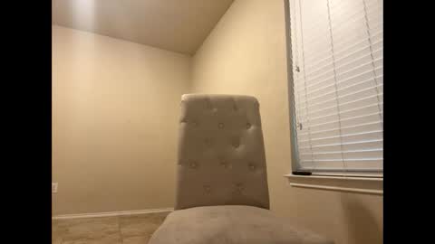 zoerainsexyy online show from June 2, 3:36 pm