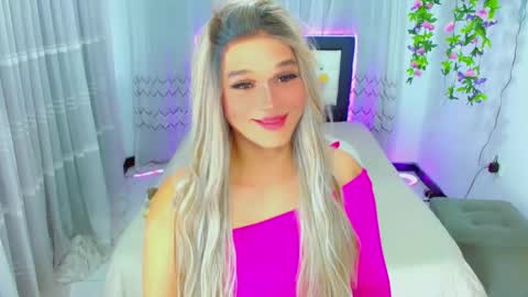 Snapshot of zoeschmmit chatting on May 22, 8:58 pm zoeschmmit online show from May 22, 8:58 pm