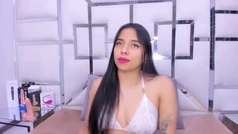 ZoeSwam online show from February 5, 7:10 pm