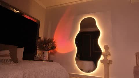 zoevidal_ online show from November 6, 12:06 pm