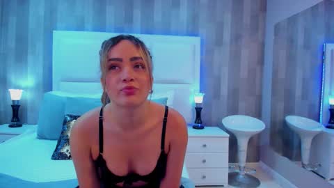 ZoeWilliis online show from October 17, 2:19 pm