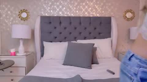 Snapshot of zoewilliis chatting on July 28, 6:20 pm ZoeWilliis online show from July 28, 6:20 pm