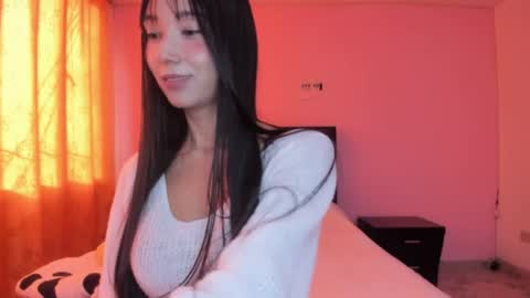 Snapshot of zoey_babyqueen19 chatting on April 7, 9:37 pm Zoey online show from April 7, 9:37 pm