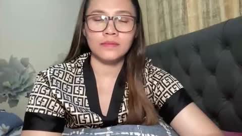 zoey_foryou online show from May 1, 1:37 pm