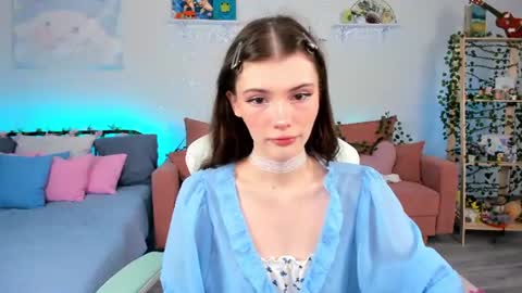 Snapshot of zoey_lane chatting on August 3, 4:00 am Zoey Lane online show from August 3, 4:00 am