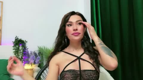 Snapshot of zoey_marye chatting on May 19, 2:01 pm Zoey online show from May 19, 2:01 pm