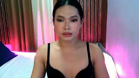 Snapshot of zoey_pleasure chatting on November 17, 11:16 am zoey online show from November 17, 11:16 am