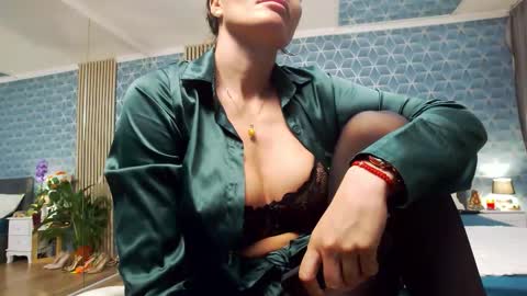 Snapshot of zoeylarkens chatting on November 3, 4:52 pm Zoey online show from November 3, 4:52 pm