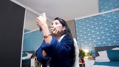 Snapshot of zoeylarkens chatting on November 25, 7:47 pm Zoey online show from November 25, 7:47 pm