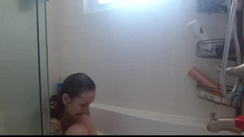 Snapshot of zoeyportland chatting on April 20, 8:43 pm Zoey Portland online show from April 20, 8:43 pm