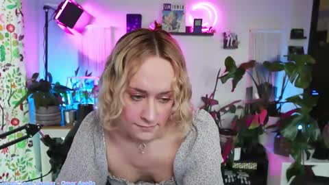 Zoey Ryan online show from December 16, 5:51 pm