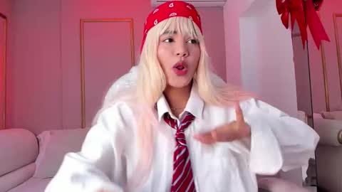 Z O E online show from December 15, 12:09 pm