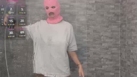 Snapshot of zoeythepinkmask chatting on October 10, 5:06 am Zoey online show from October 10, 5:06 am