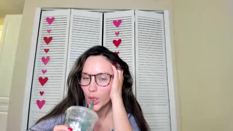 Zoie online show from February 7, 8:45 pm