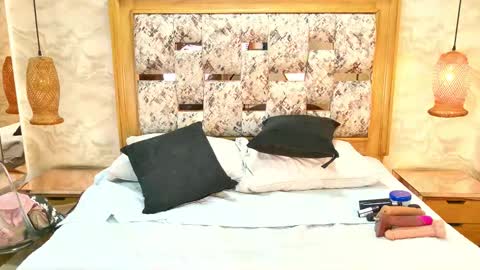 zoley  online show from March 11, 3:23 am