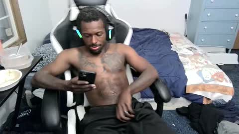 Snapshot of zoneingout chatting on February 27, 1:59 am zoneingout online show from February 27, 1:59 am