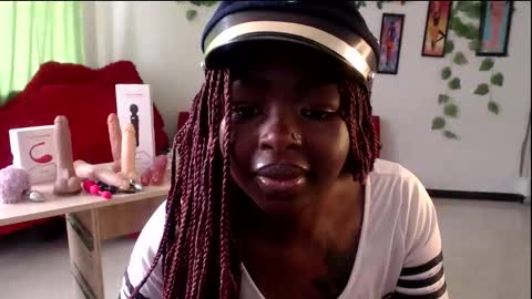 Zooe online show from February 6, 6:44 pm