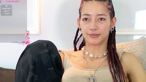 Snapshot of zorravioleta chatting on May 13, 1:30 pm Violeta online show from May 13, 1:30 pm