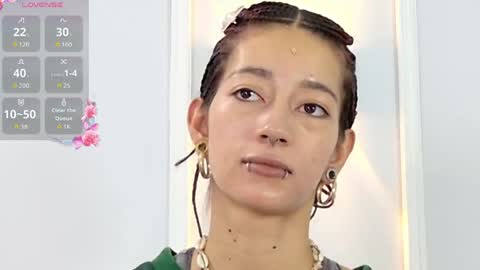 Snapshot of zorravioleta chatting on May 25, 2:23 pm Violeta online show from May 25, 2:23 pm