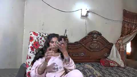 Snapshot of zoyakhan803 chatting on May 8, 5:46 am zoyakhan803 online show from May 8, 5:46 am