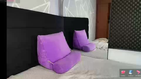 zpzphot online show from February 28, 10:11 pm