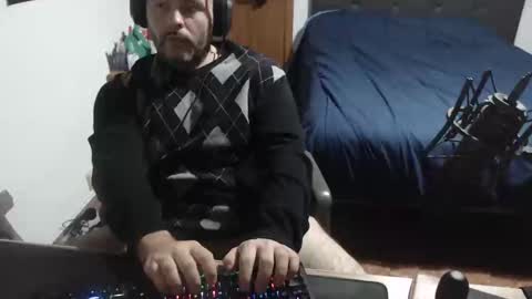 Snapshot of zuheyla26 chatting on December 17, 2:44 am Zuheyla online show from December 17, 2:44 am