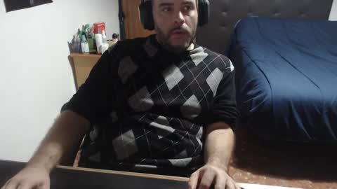 Snapshot of zuheyla26 chatting on December 18, 2:10 am Zuheyla online show from December 18, 2:10 am