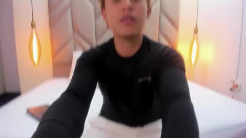 Snapshot of zukulankurozaki chatting on November 6, 4:19 pm Zukulan online show from November 6, 4:19 pm