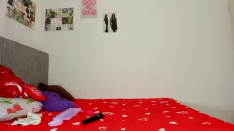 Snapshot of zule__williams chatting on June 15, 11:12 am zule online show from June 15, 11:12 am