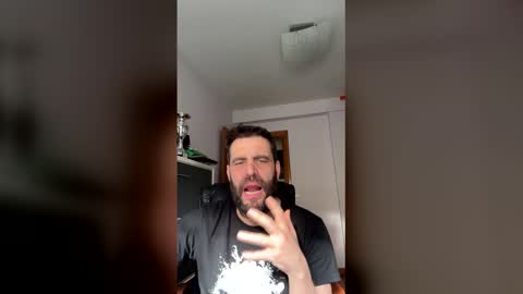 Snapshot of zurdineno chatting on May 11, 4:37 pm zurdineno online show from May 11, 4:37 pm