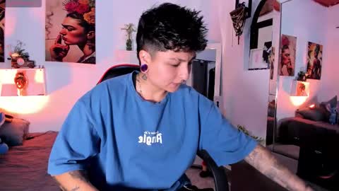 Snapshot of zuryramirez_ chatting on January 5, 7:06 pm Zury Ramirez online show from January 5, 7:06 pm