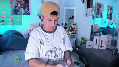 Snapshot of zuryramirez_ chatting on January 10, 7:37 pm Zury Ramirez online show from January 10, 7:37 pm