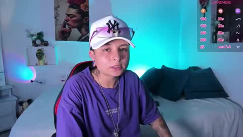 Snapshot of zuryramirez_ chatting on February 9, 10:47 pm Zury Ramirez online show from February 9, 10:47 pm