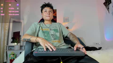 Snapshot of zuryramirez_ chatting on March 1, 11:18 pm Zury Ramirez online show from March 1, 11:18 pm