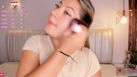 Snapshot of zuzu_sweet chatting on December 2, 7:09 pm Zara online show from December 2, 7:09 pm