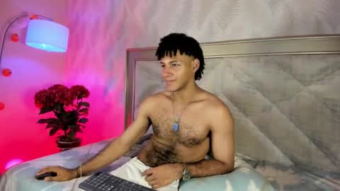 Snapshot of zyan_moreno chatting on November 2, 2:08 pm zyan_moreno online show from November 2, 2:08 pm