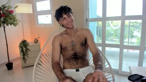 Snapshot of zyan_moreno chatting on November 9, 5:33 pm zyan_moreno online show from November 9, 5:33 pm